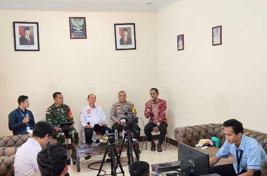 Suara dari Perbatasan: Dialog Luar Studio RRI Entikong Bangkitkan ...