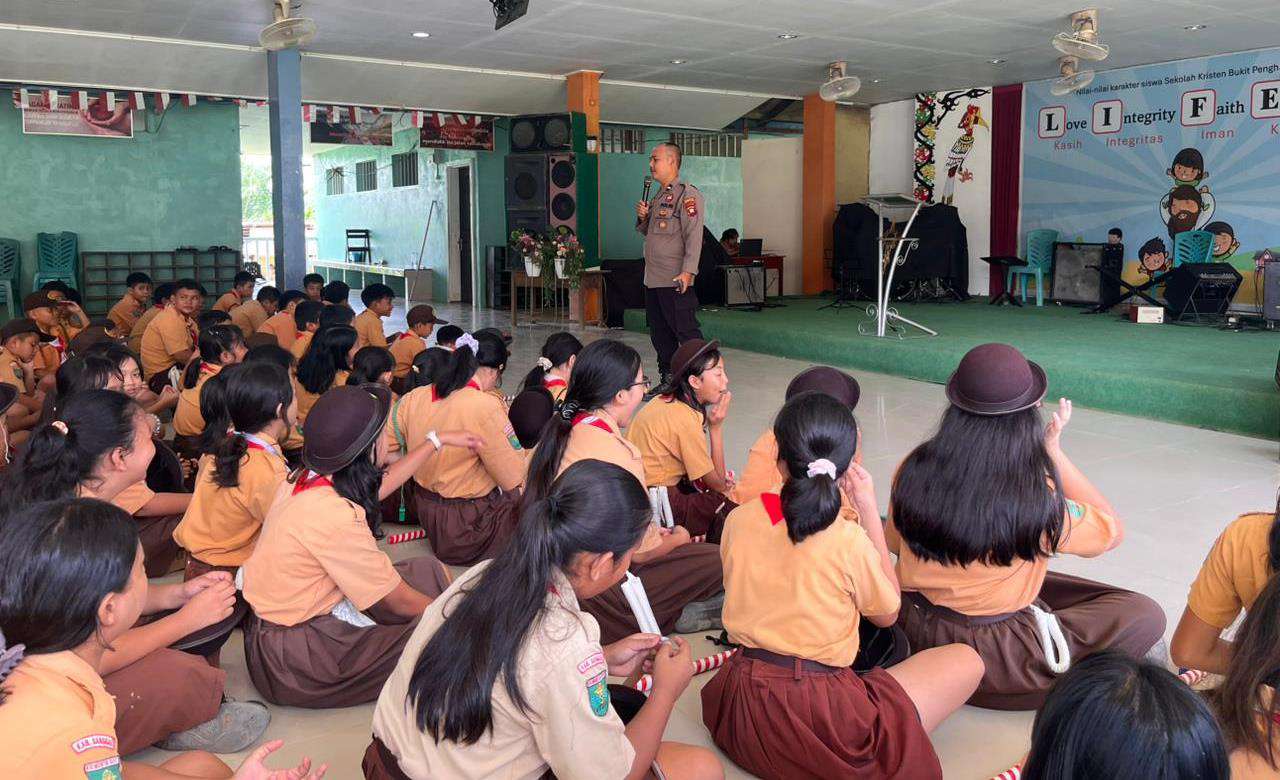 Cegah Bullying Sejak Dini, Polsek Sekayam Edukasi Ratusan Siswa SD Kristen Bukit Pengharapan