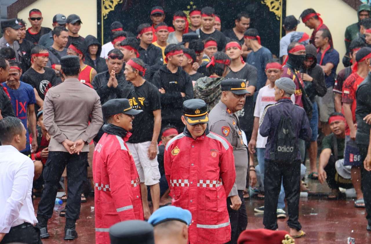Aksi Damai di Mapolres Sanggau Berlangsung Kondusif, Kapolres: Aspirasi Masyarakat Akan Dikoordinasikan ke Polda