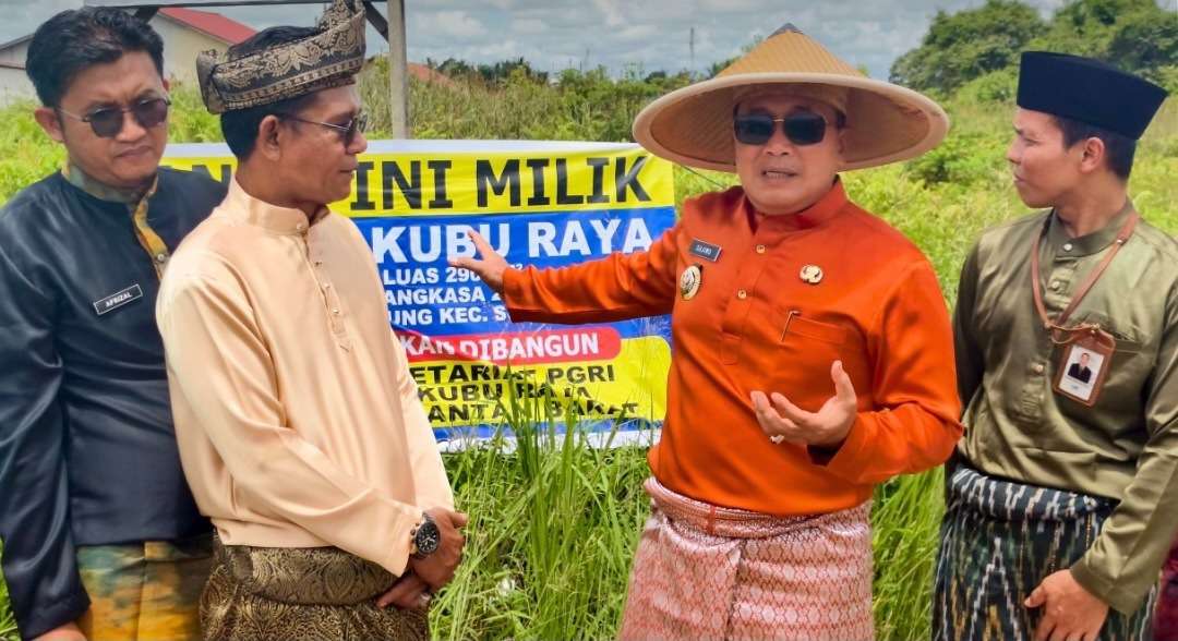 Sujiwo Pastikan Dukungan Pemkab untuk Pembangunan Gedung PGRI Kubu Raya