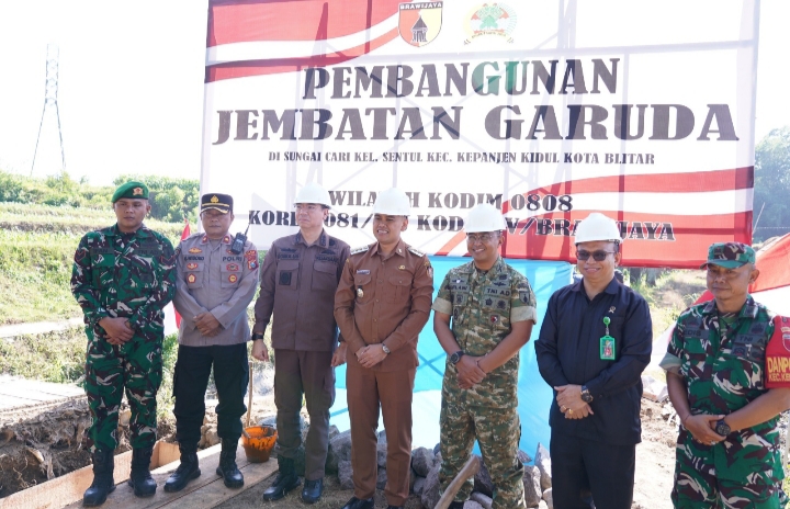 Tingkatkan Konektivitas Warga, Peletakan Batu Pertama Jembatan Beton Garuda Kota Blitar Resmi Dimulai